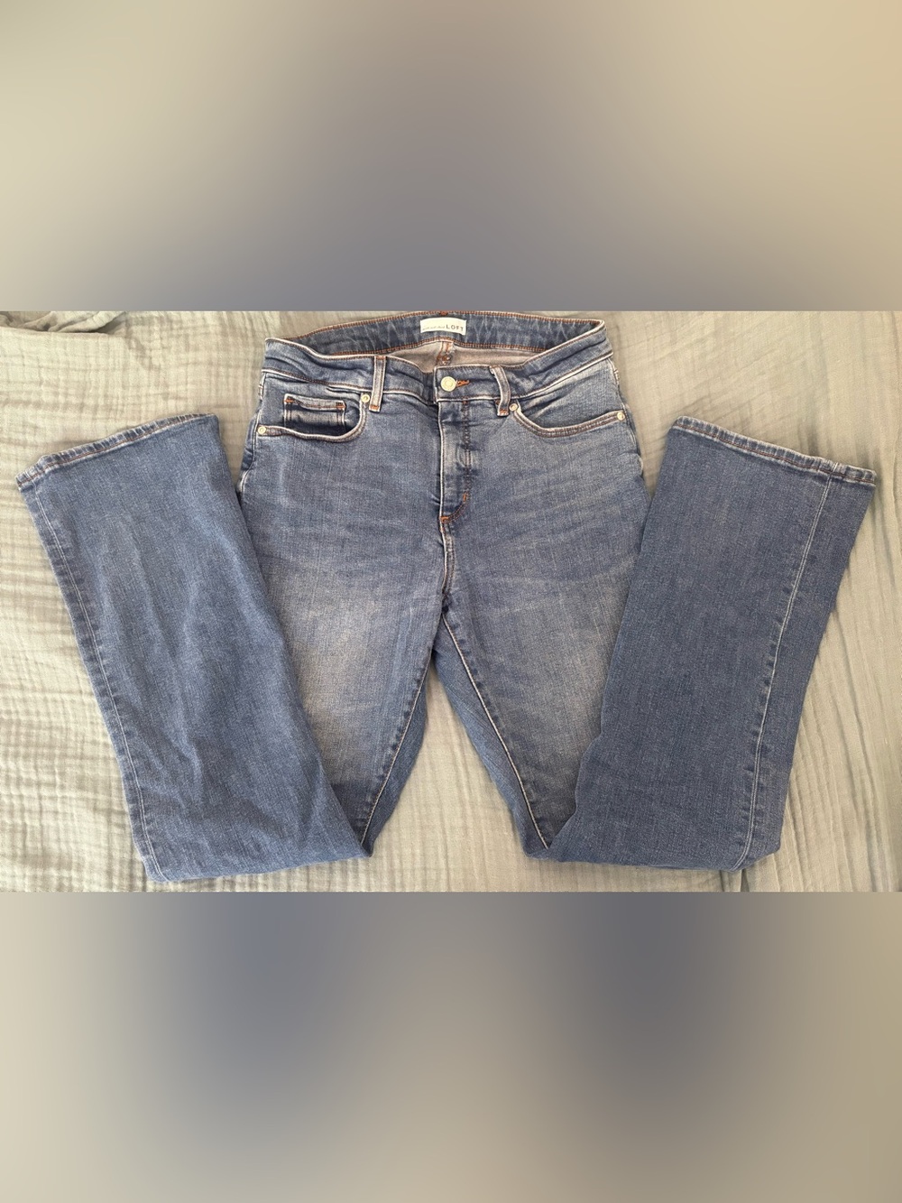 LOFT Curvy mid Rise Straight Jeans.